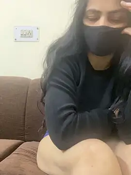 Snapshot of SashaPatel chatting on 12.04.25 SashaPatel online show from 12.04.25