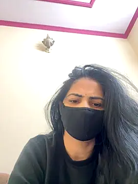 Snapshot of SashaPatel chatting on 12.05.25 SashaPatel online show from 12.05.25