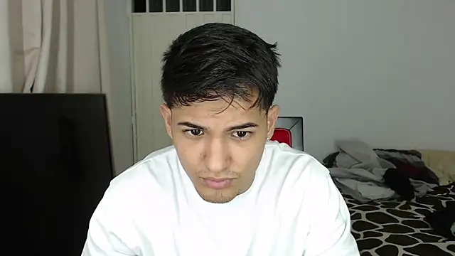 Snapshot of Alex_mojica chatting on 10.01.25 Alex mojica online show from 10.01.25