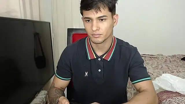 Snapshot of Alex_mojica chatting on 10.15.25 Alex mojica online show from 10.15.25