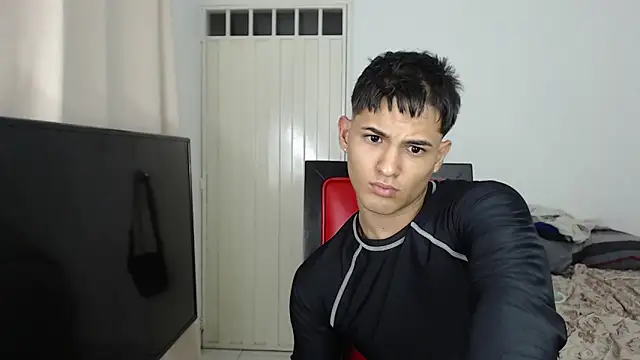 Snapshot of Alex_mojica chatting on 10.17.25 Alex mojica online show from 10.17.25