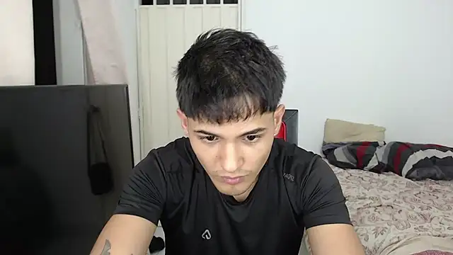 Snapshot of Alex_mojica chatting on 10.21.25 Alex mojica online show from 10.21.25