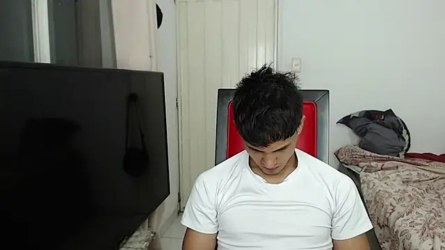 Snapshot of Alex_mojica chatting on 11.04.25 Alex mojica online show from 11.04.25