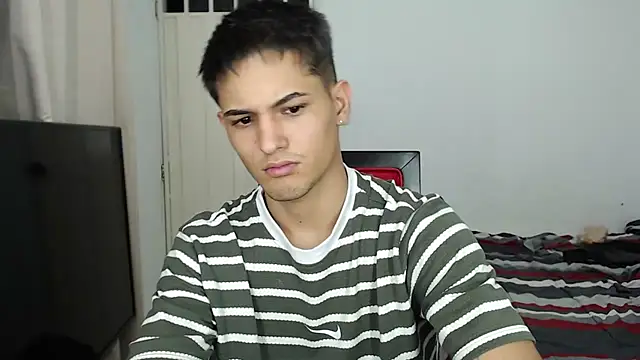 Snapshot of Alex_mojica chatting on 11.22.25 Alex mojica online show from 11.22.25