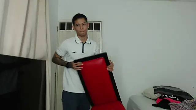 Snapshot of Alex_mojica chatting on 11.28.25 Alex mojica online show from 11.28.25