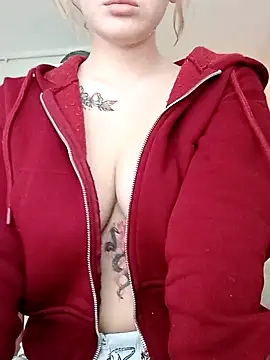 Snapshot of atessu07 chatting on 02.04.26 atessu07 online show from 02.04.26