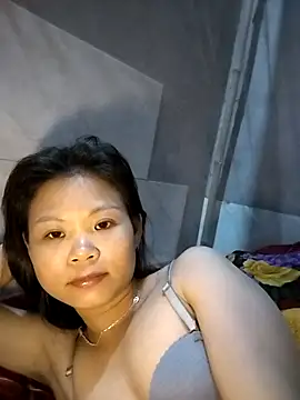 LinhNa999 online show from 11.12.25