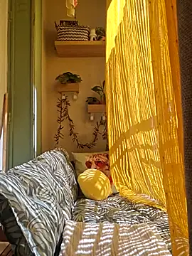 Mila Luciphya online show from 05.06.26