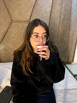 Snapshot of Isabela_Colins chatting on 09.09.25 Isabela Colins online show from 09.09.25