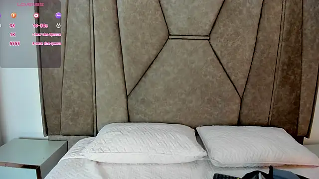 Snapshot of Isabela_Colins chatting on 09.24.25 Isabela Colins online show from 09.24.25