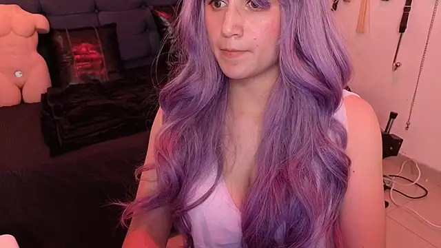 elowen halley1 online show from 10.31.25