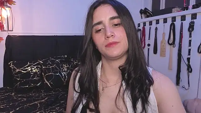 elowen halley1 online show from 11.21.25