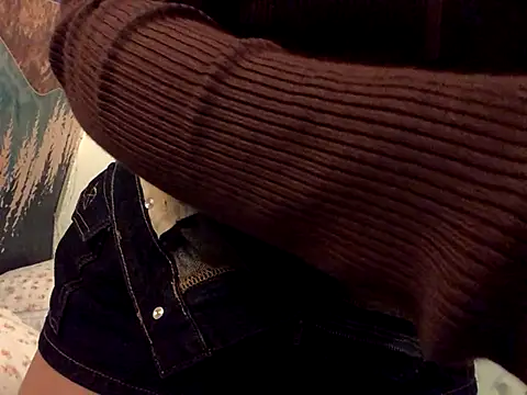 Snapshot of AuraLush chatting on 09.23.25 AuraLush online show from 09.23.25