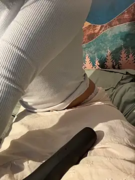 Snapshot of AuraLush chatting on 03.21.26 AuraLush online show from 03.21.26