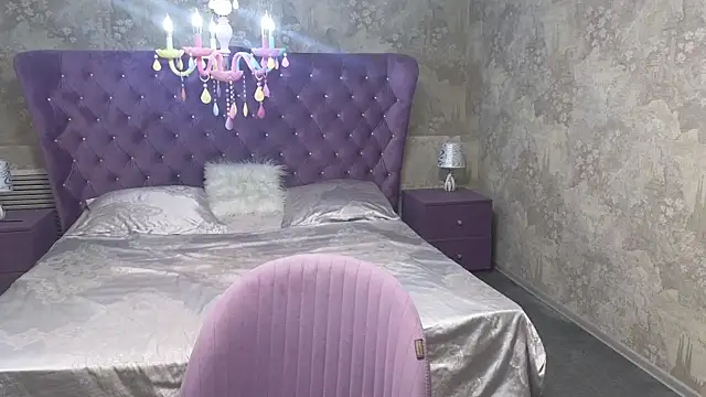 Eloisa Eliot online show from 11.05.25