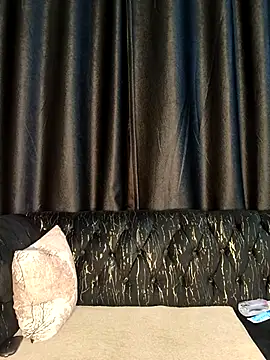 TinaFavourite online show from 04.15.26