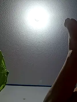 Snapshot of vaneza1999 chatting on 10.10.25 vaneza1999 online show from 10.10.25