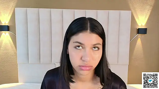 Snapshot of goddess_saori_ chatting on 10.30.25 goddess saori  online show from 10.30.25