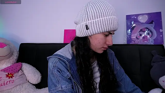 Snapshot of Alynn_Bri_ chatting on 07.11.26 Alynn Bri online show from 07.11.26