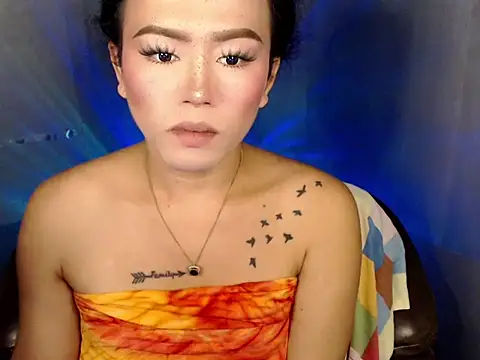 Snapshot of hugecock_jane chatting on 12.15.25 hugecock jane online show from 12.15.25