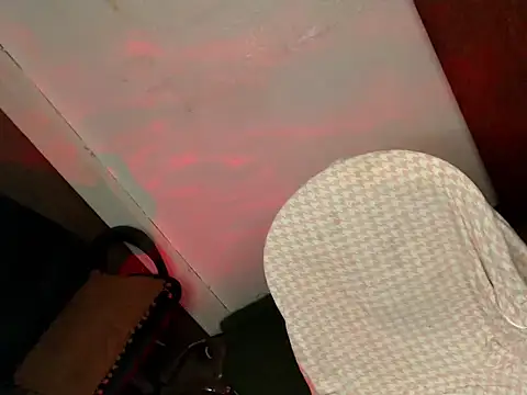 Snapshot of hugecock_jane chatting on 12.16.25 hugecock jane online show from 12.16.25