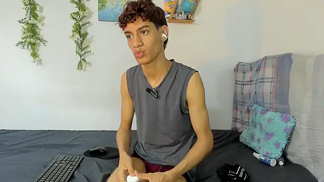 Snapshot of Peterfrost19 chatting on 10.01.25 Peterfrost19 online show from 10.01.25