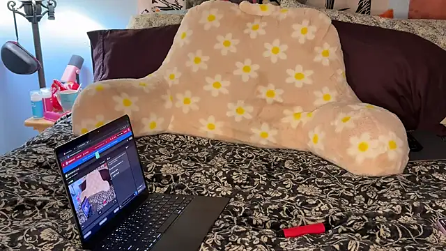 onlysunidreamss online show from 11.18.25