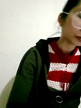 Snapshot of Joywhar chatting on 12.14.25 Joywhar online show from 12.14.25