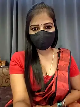 Snapshot of Misss-julli chatting on 11.27.25 Misss-julli online show from 11.27.25