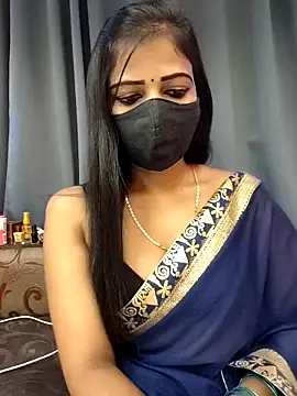 Snapshot of Misss-julli chatting on 11.30.25 Misss-julli online show from 11.30.25