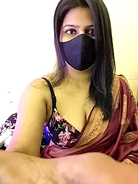 Snapshot of hoty_sonali chatting on 11.18.25 hoty sonali online show from 11.18.25