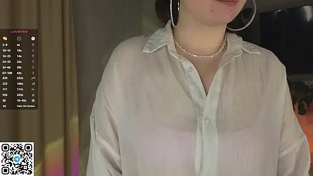 Snapshot of VanessaGrome chatting on 09.14.25 VanessaGrome online show from 09.14.25