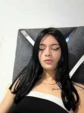 LiaCollings online show from 10.27.25