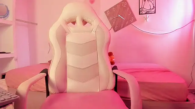 Snapshot of Valy_hot chatting on 10.03.25 Valy hot online show from 10.03.25