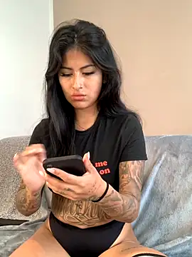 mrskarmaa online show from 11.12.25