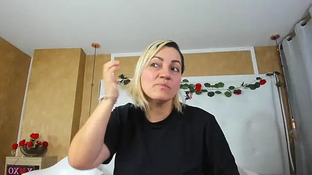 Heidy milf online show from 04.18.26