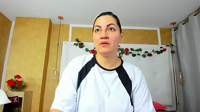 Heidy milf online show from 04.27.26