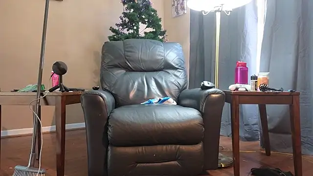 Single White Male online show from 11.10.25