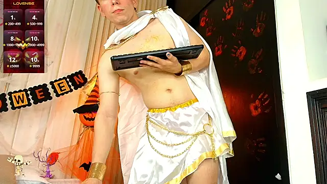 TaylerWhite online show from 11.01.25