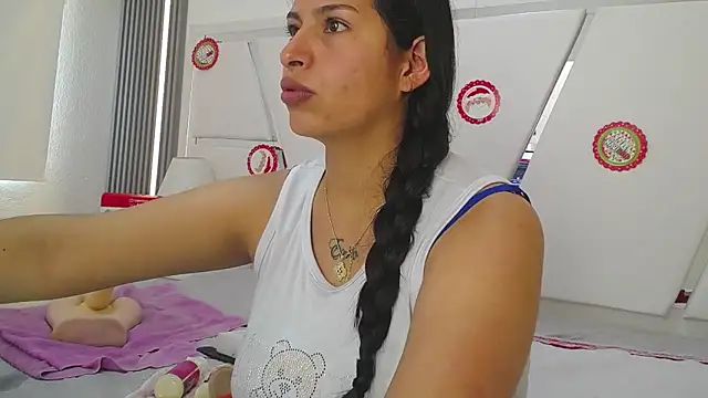 Mia garcia28 online show from 12.22.25