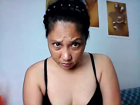 nhayasquirt online show from 10.15.25