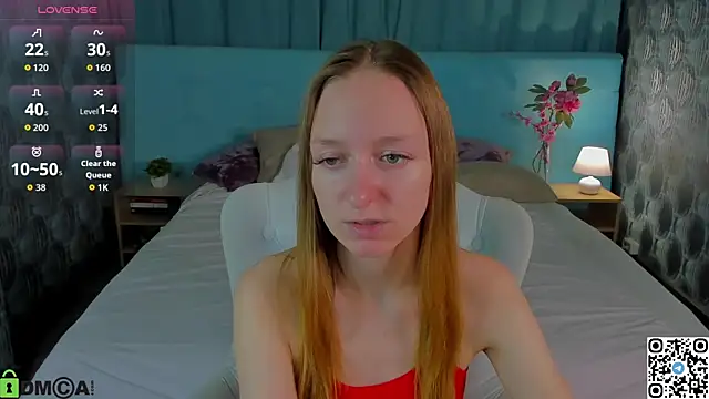 Mia E1fie online show from 10.10.25