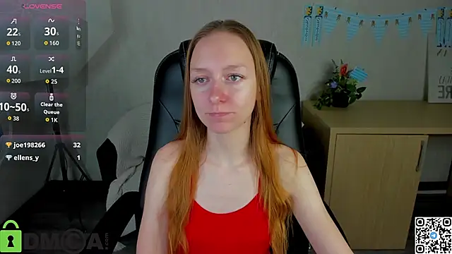 Mia E1fie online show from 10.12.25