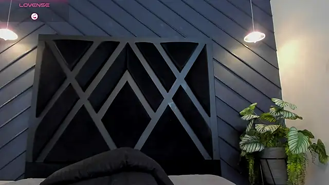 Snapshot of marco_garciia_ chatting on 10.25.25 marco garciia online show from 10.25.25