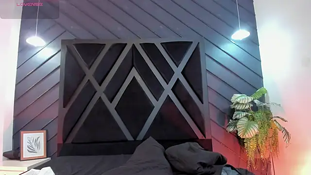 Snapshot of marco_garciia_ chatting on 11.21.25 marco garciia online show from 11.21.25