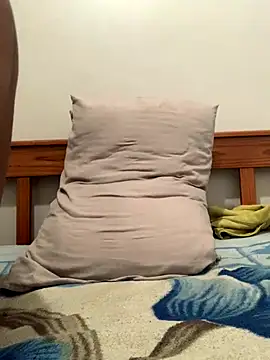 Snapshot of sweetcake87 chatting on 10.28.25 sweetcake87 online show from 10.28.25