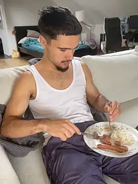 Snapshot of los_freaky chatting on 10.07.25 los freaky online show from 10.07.25