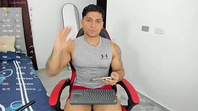 Nicolasmontoya16 online show from 10.14.25