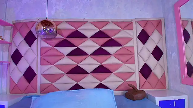 Snapshot of valecastro_ chatting on 09.12.25 valecastro  online show from 09.12.25