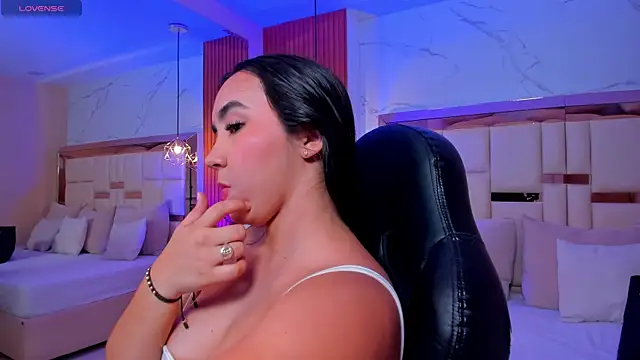 Snapshot of julieta_rosee chatting on 08.03.26 julieta rosee online show from 08.03.26